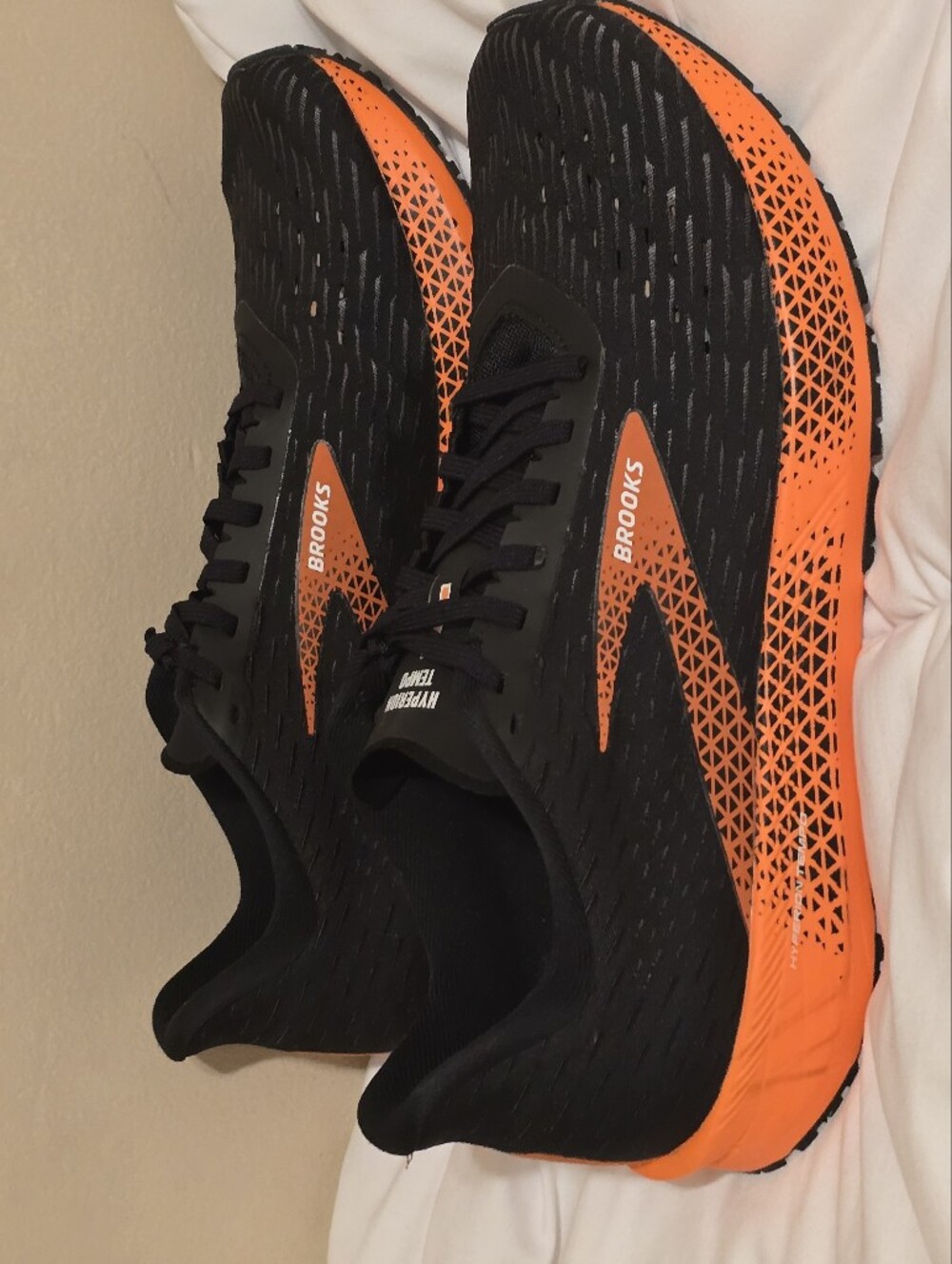 Brooks Hyperion Tempo Men’s Running Shoes Size 11.5 Black Orange Lightweight . - Picture 14 of 14